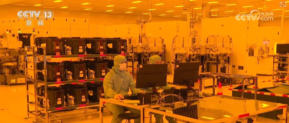 向“新”突圍 制造業(yè)高質(zhì)量發(fā)展成色足、空間廣，信息技術(shù)研發(fā)驅(qū)動(dòng)轉(zhuǎn)型升級(jí)